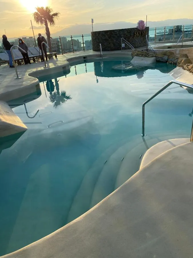 ジブラルタルRooftop Pool Apt With Spectacular Views And Central Locationアパートメント